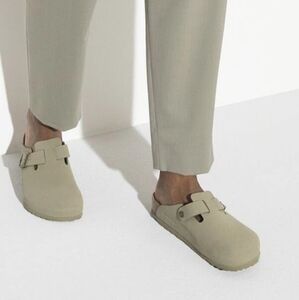 Birkenstock Boston vegan clogs in khaki, size 40